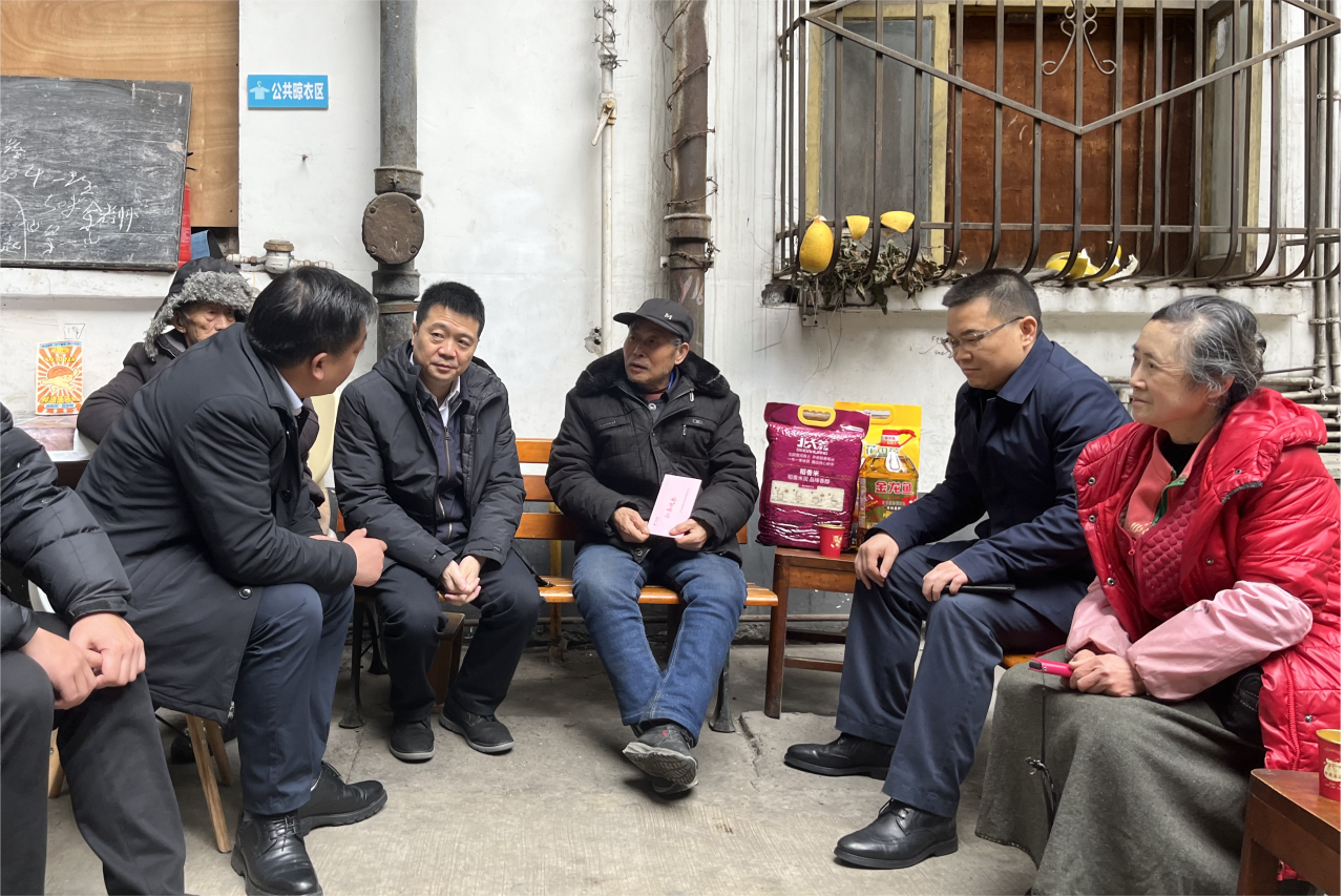 省JDB电子集团领导班子成员走访慰问生活困难党员、老党员、老干部